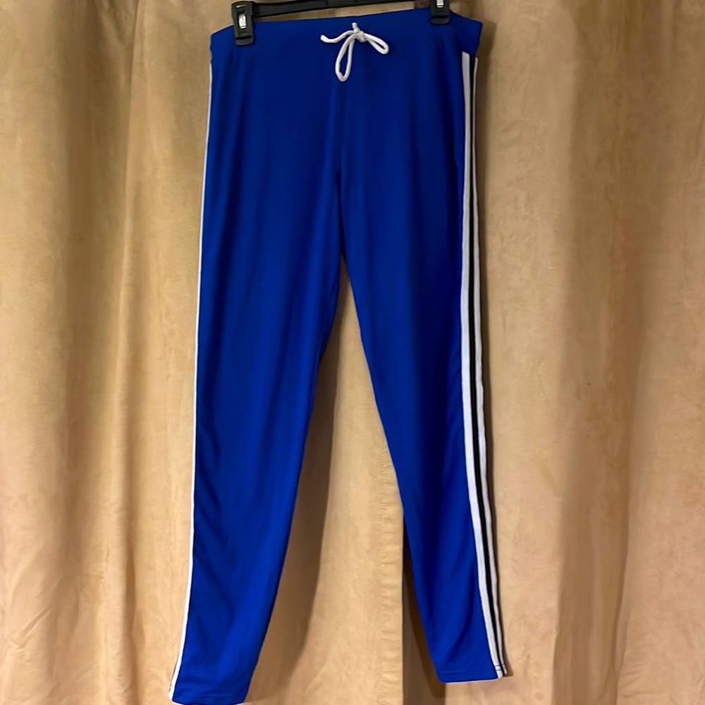 Blue black and white leggings